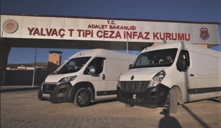 Çeşitli suçlardan aranıyorlardı, Yalvaç Cezaevine teslim edildiler