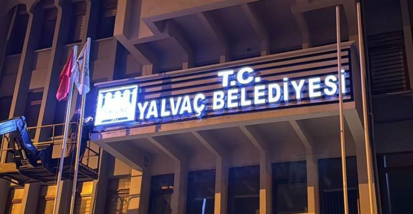 T.C. İBARESİ  YALVAÇ BELEDİYESİ TABELASINA EKLENDİ 