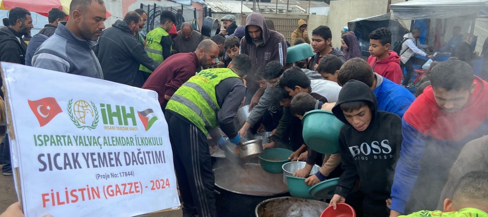 YALVAÇ ALEMDAR İLKOKULUNDA YAPILAN KERMES YERİNE ULAŞTI